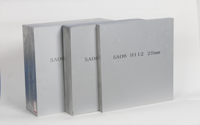 明泰鋁業(yè)采用木托包裝保護5A06鋁板不受損