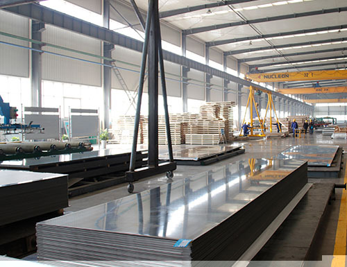 明泰鋁業(yè)公司為您解說5052鋁板上的黑絲問題產(chǎn)生原因